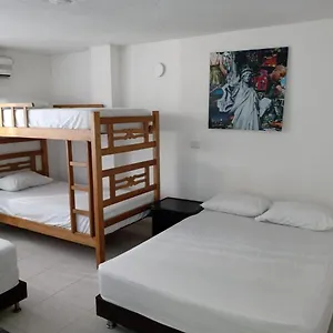 Cerca A La Playa Santa Marta (Magdalena)
